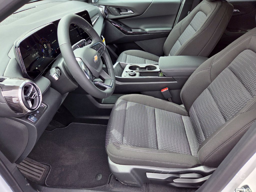 2026 Chevrolet Equinox LT - Photo 6