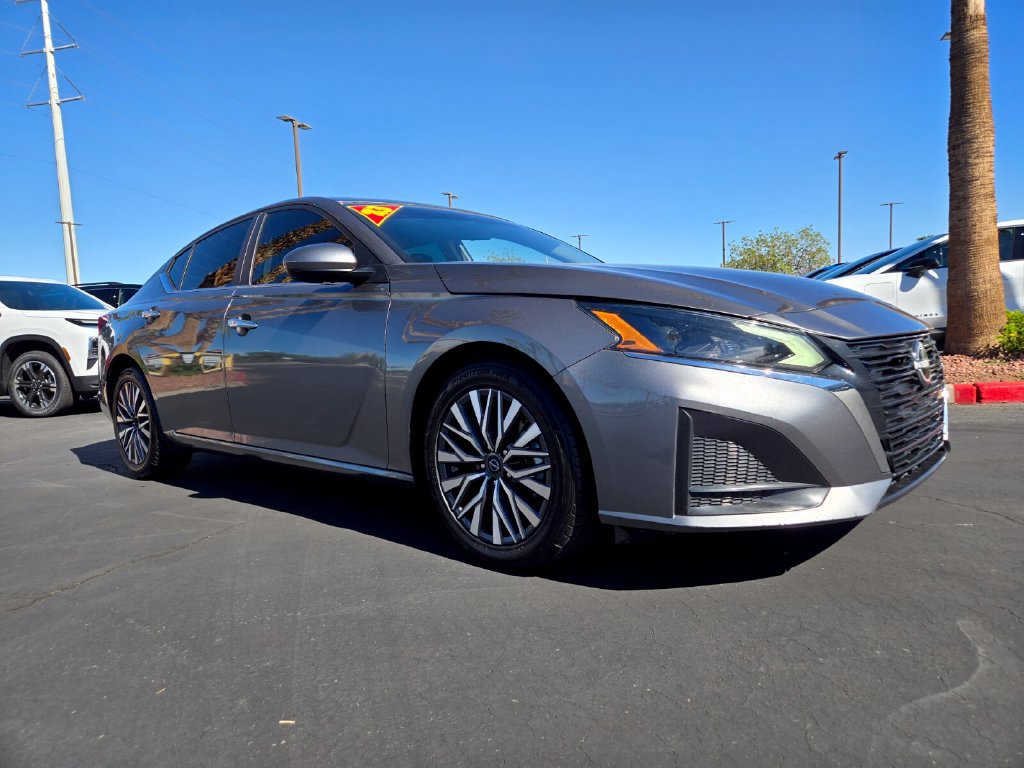 Used 2023 Nissan Altima 2.5 SV