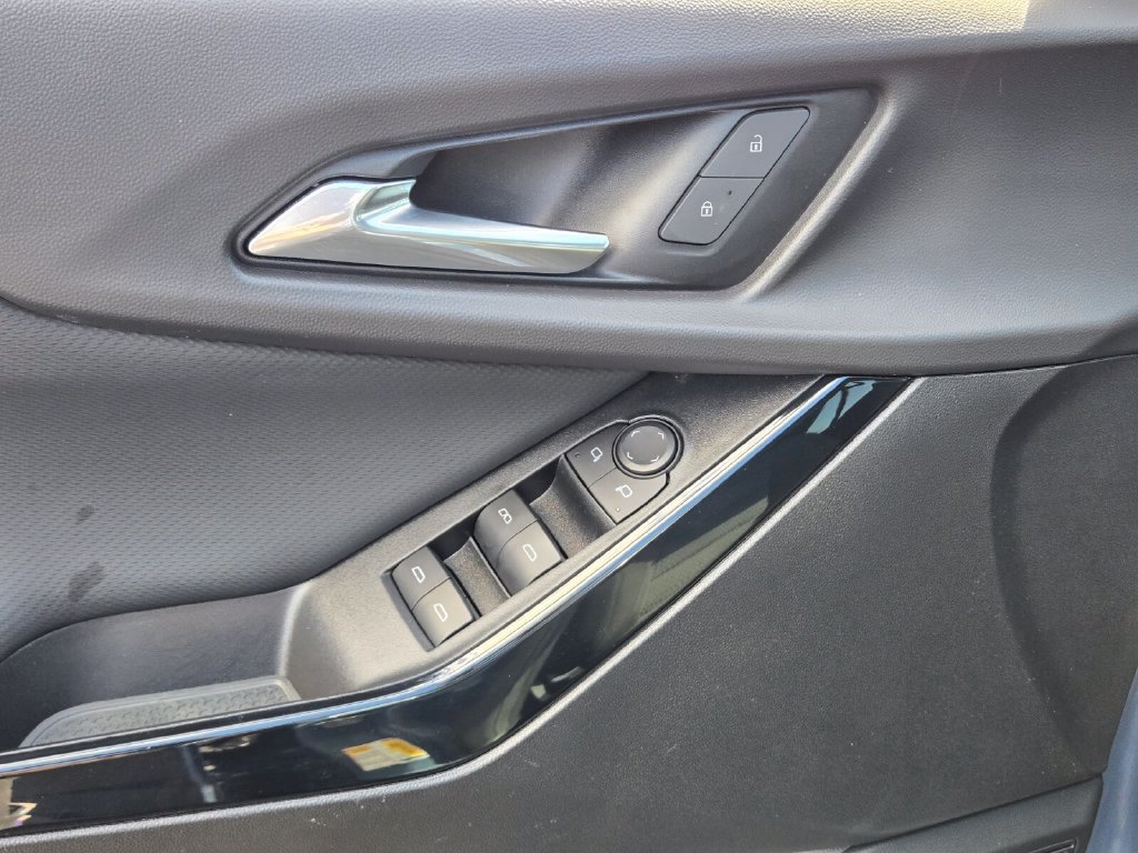 2025 Chevrolet Equinox LT - Photo 16