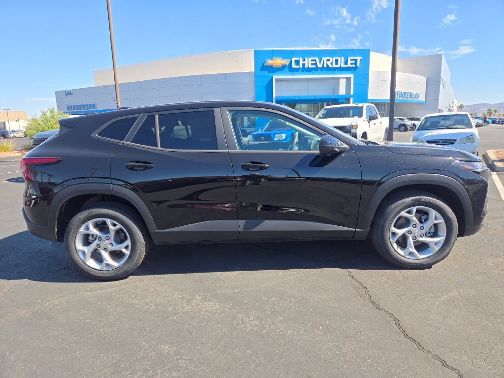 New 2026 Chevrolet Trax LS SUV