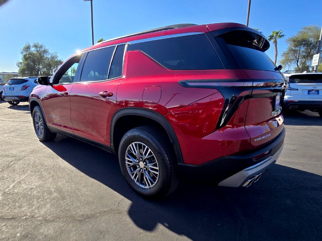 Used 2025 Chevrolet Traverse LT SUV