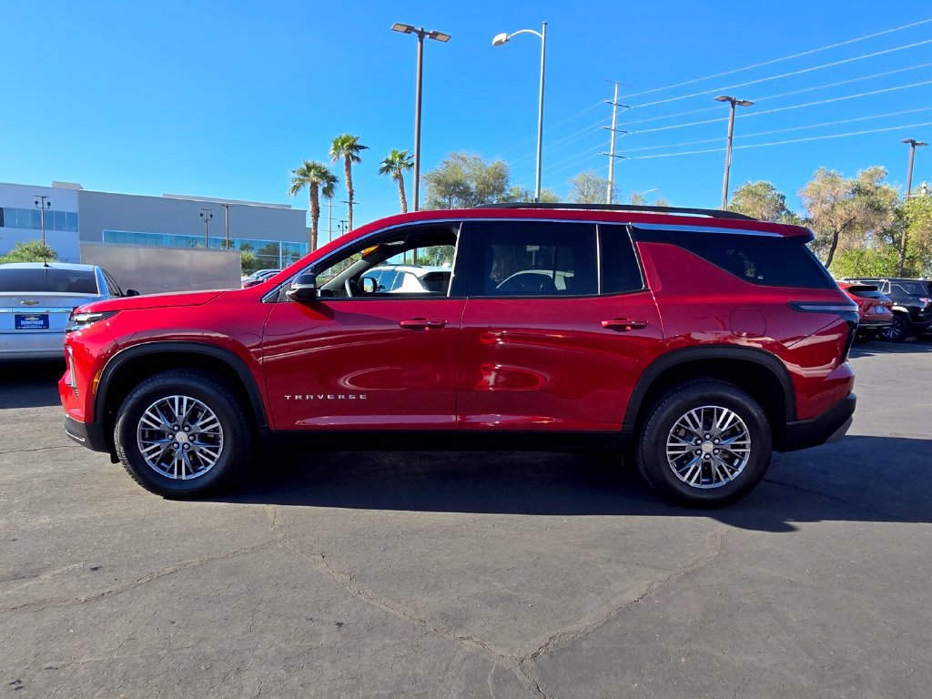 Used 2025 Chevrolet Traverse LT SUV