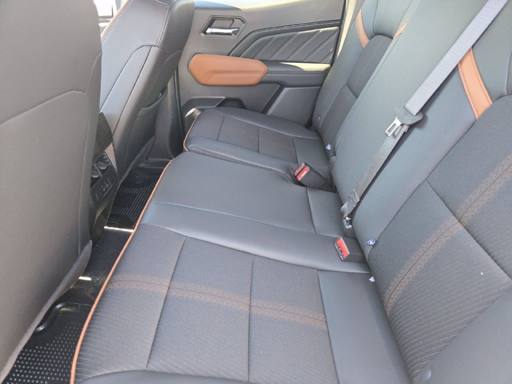 2026 GMC Canyon AT4 - Photo 7