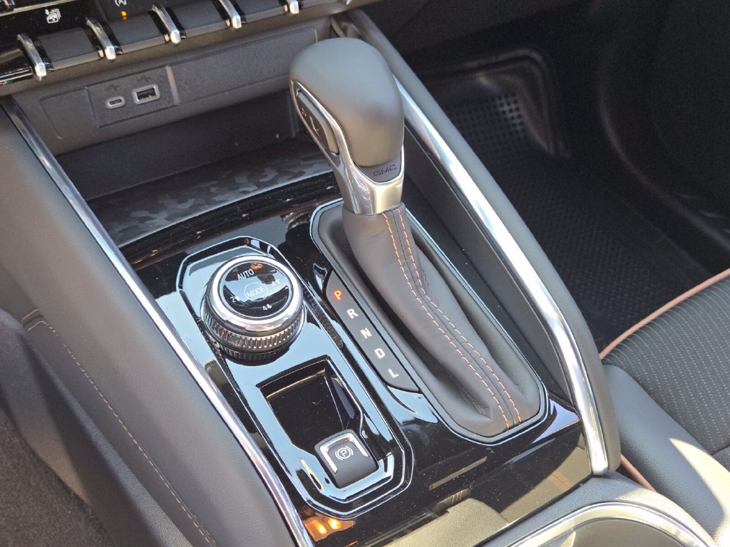 2026 GMC Canyon AT4 - Photo 14