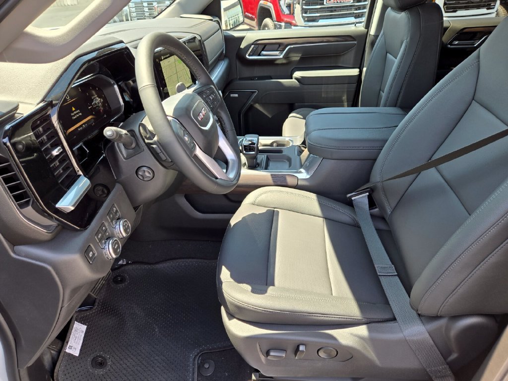 2026 GMC Sierra 1500 SLT - Photo 6