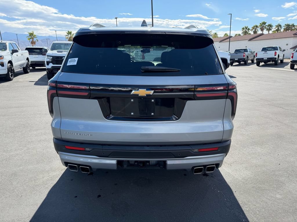 Used 2025 Chevrolet Traverse LT SUV