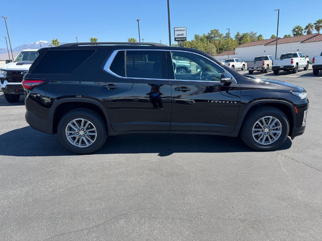 Used 2023 Chevrolet Traverse LT Cloth SUV