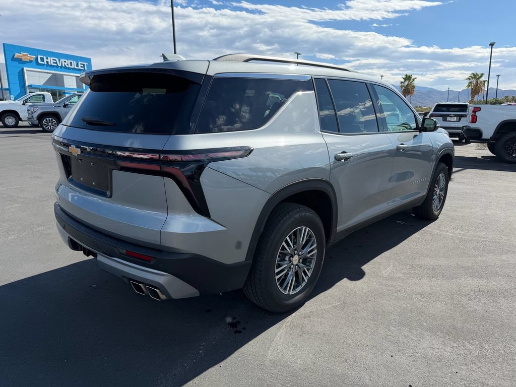 Used 2025 Chevrolet Traverse LT SUV