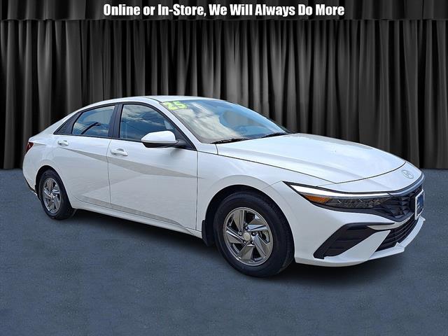 2025 Hyundai Elantra SE