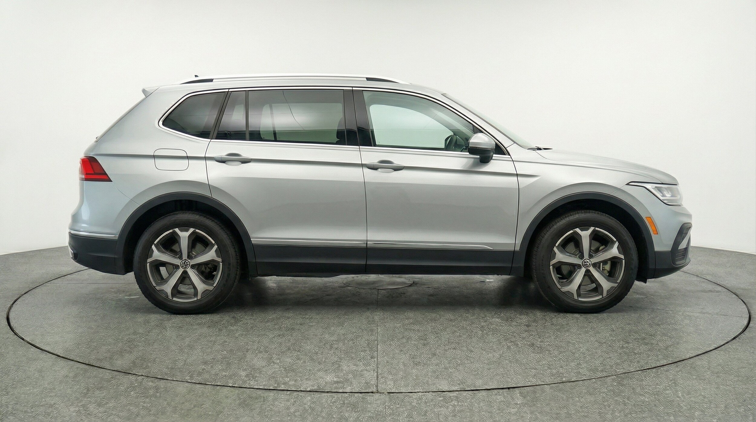 Thumbnail: 2026 Volkswagen Tiguan - 10