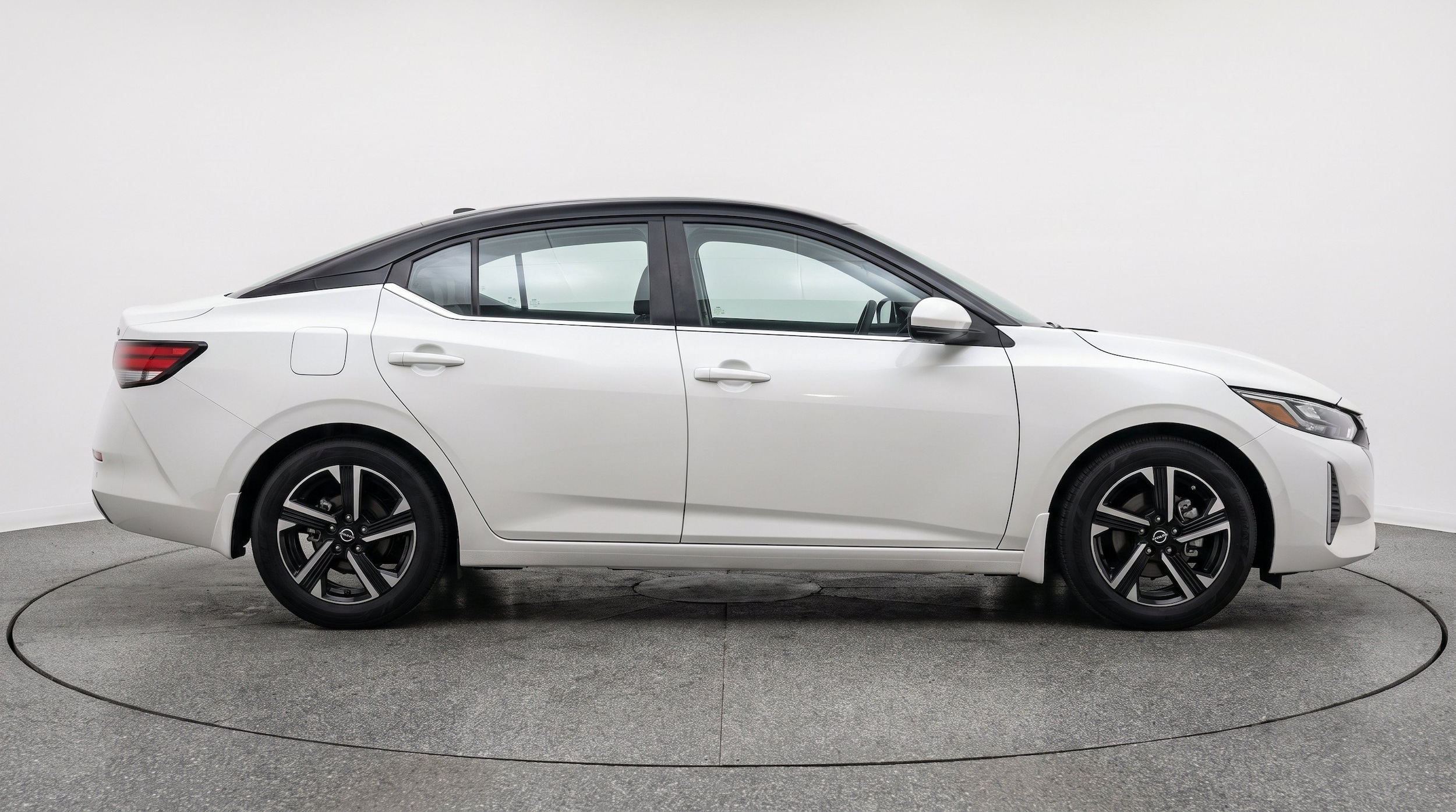 Thumbnail: 2025 Nissan Sentra - 10