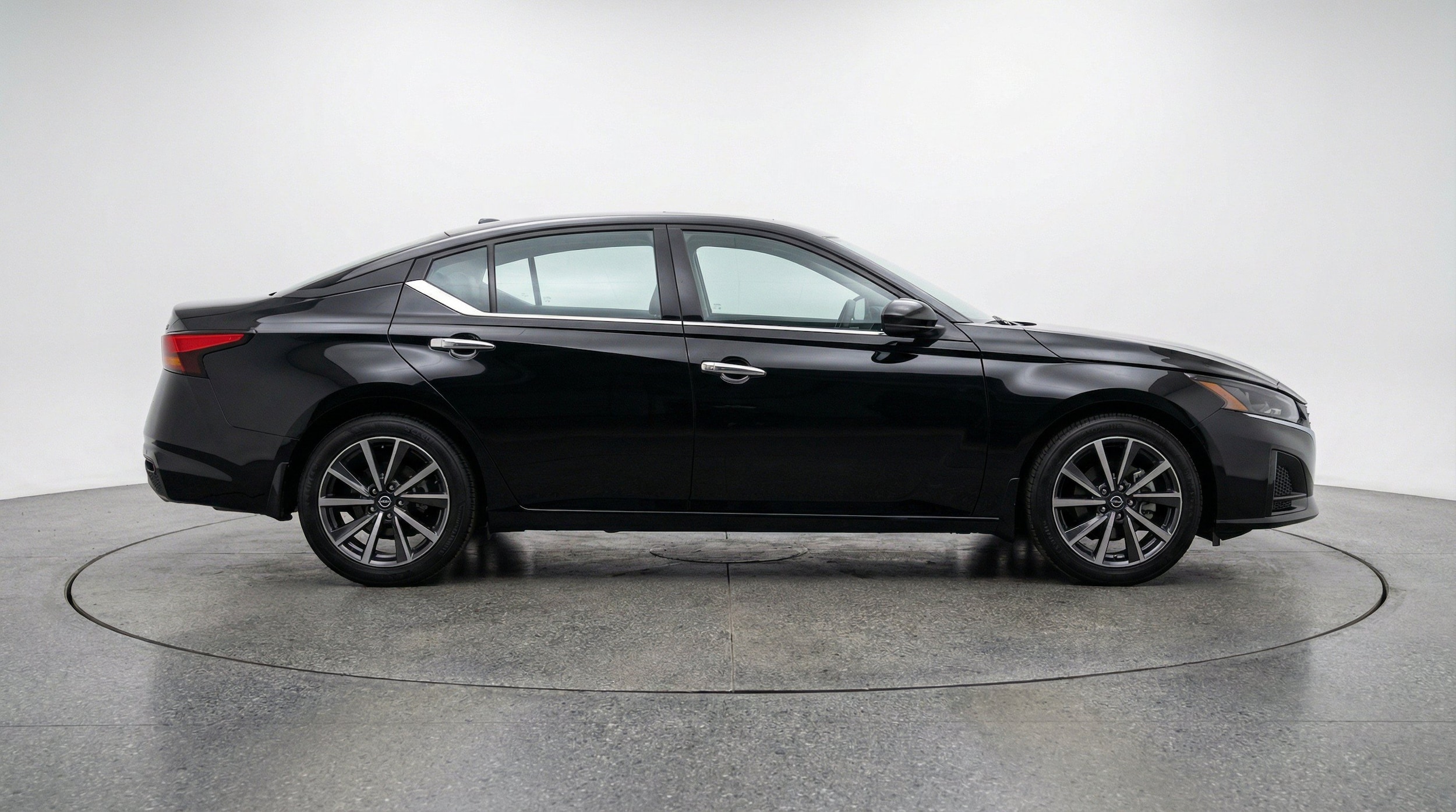 Thumbnail: 2025 Nissan Altima - 10