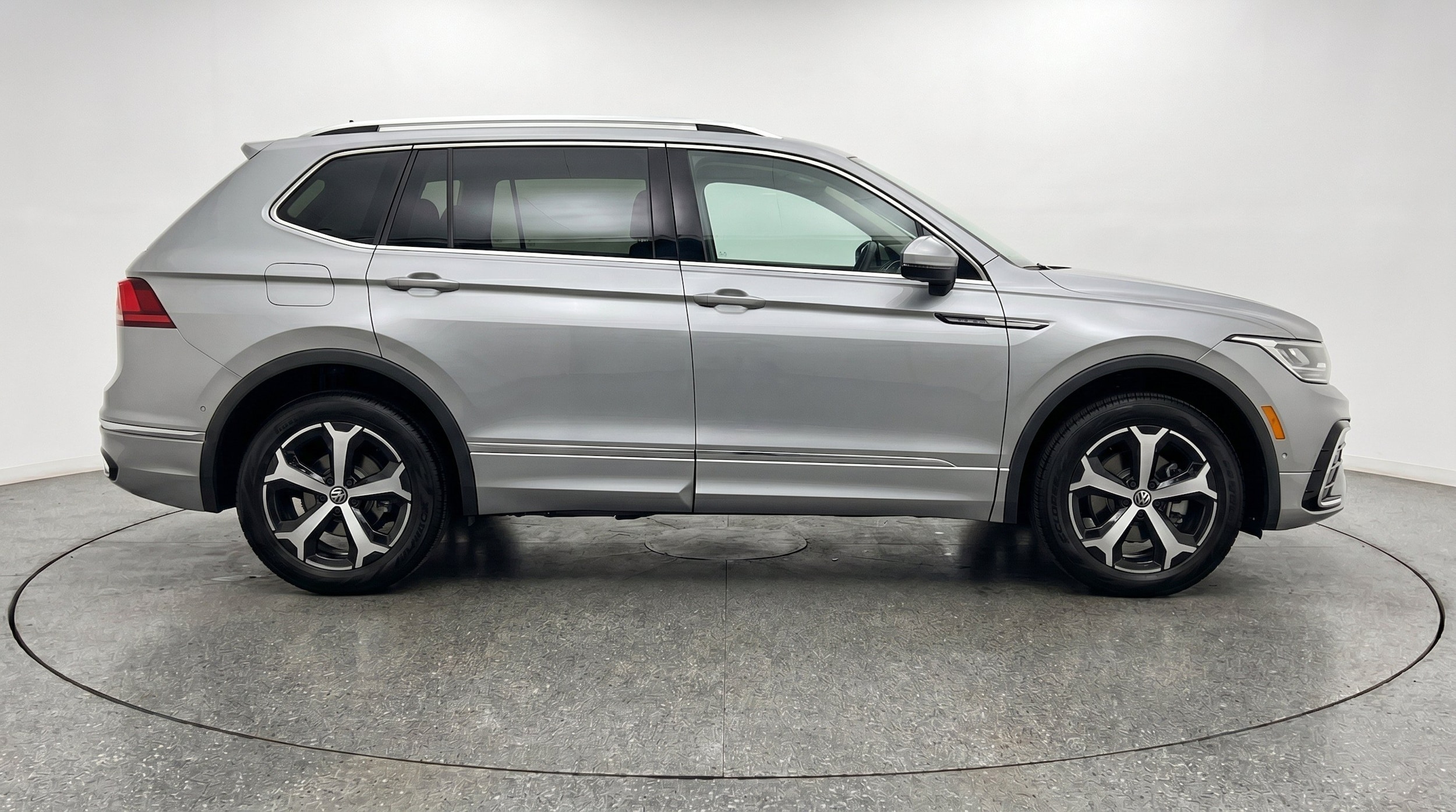 Thumbnail: 2026 Volkswagen Tiguan - 10