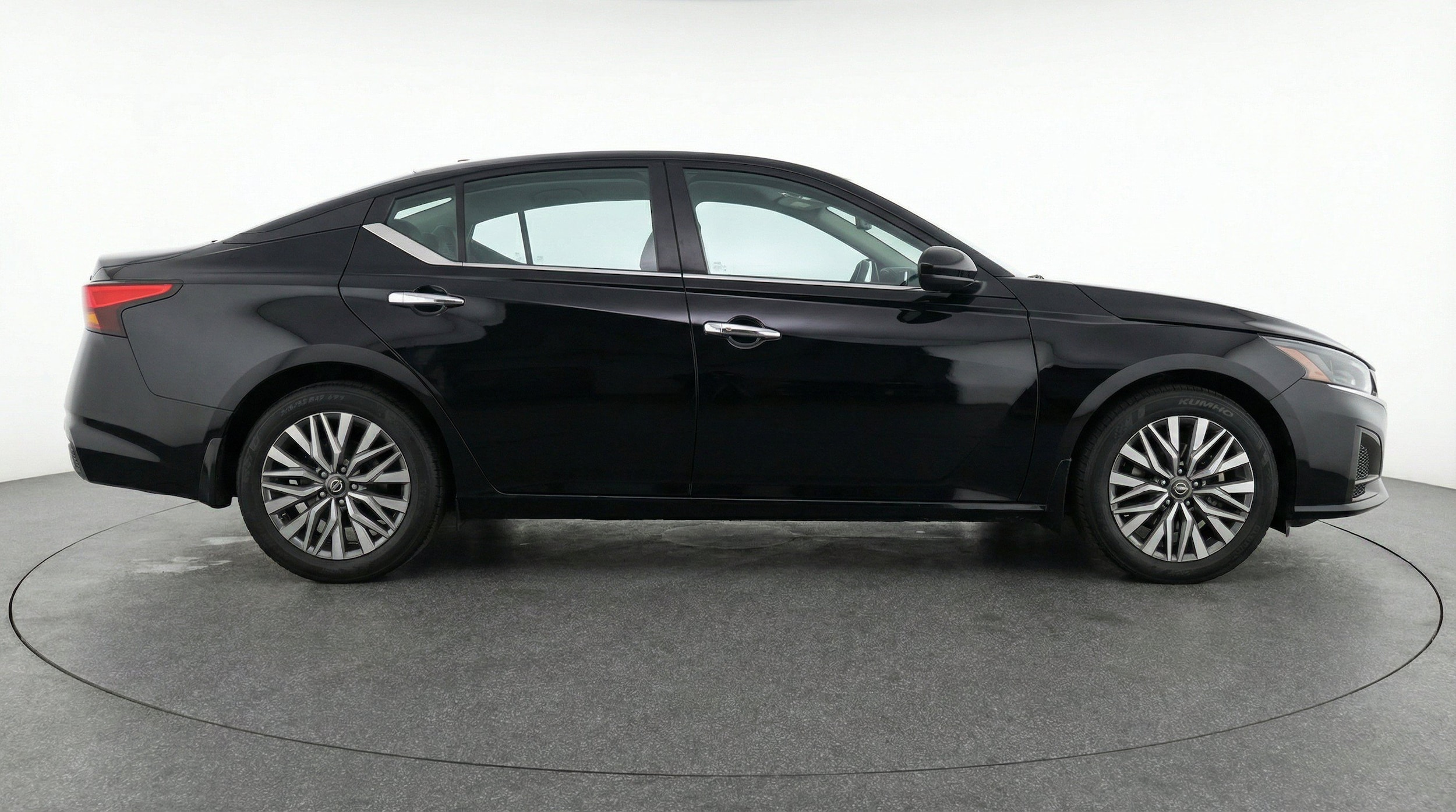 Thumbnail: 2025 Nissan Altima - 10