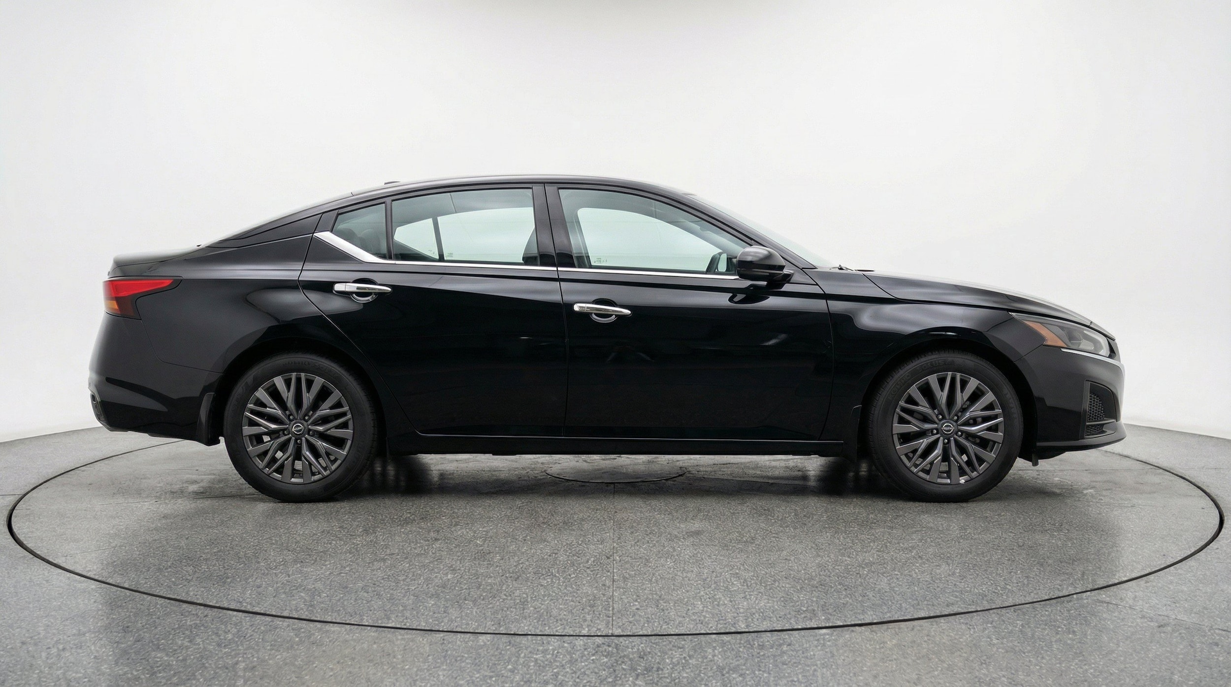 Thumbnail: 2025 Nissan Altima - 10