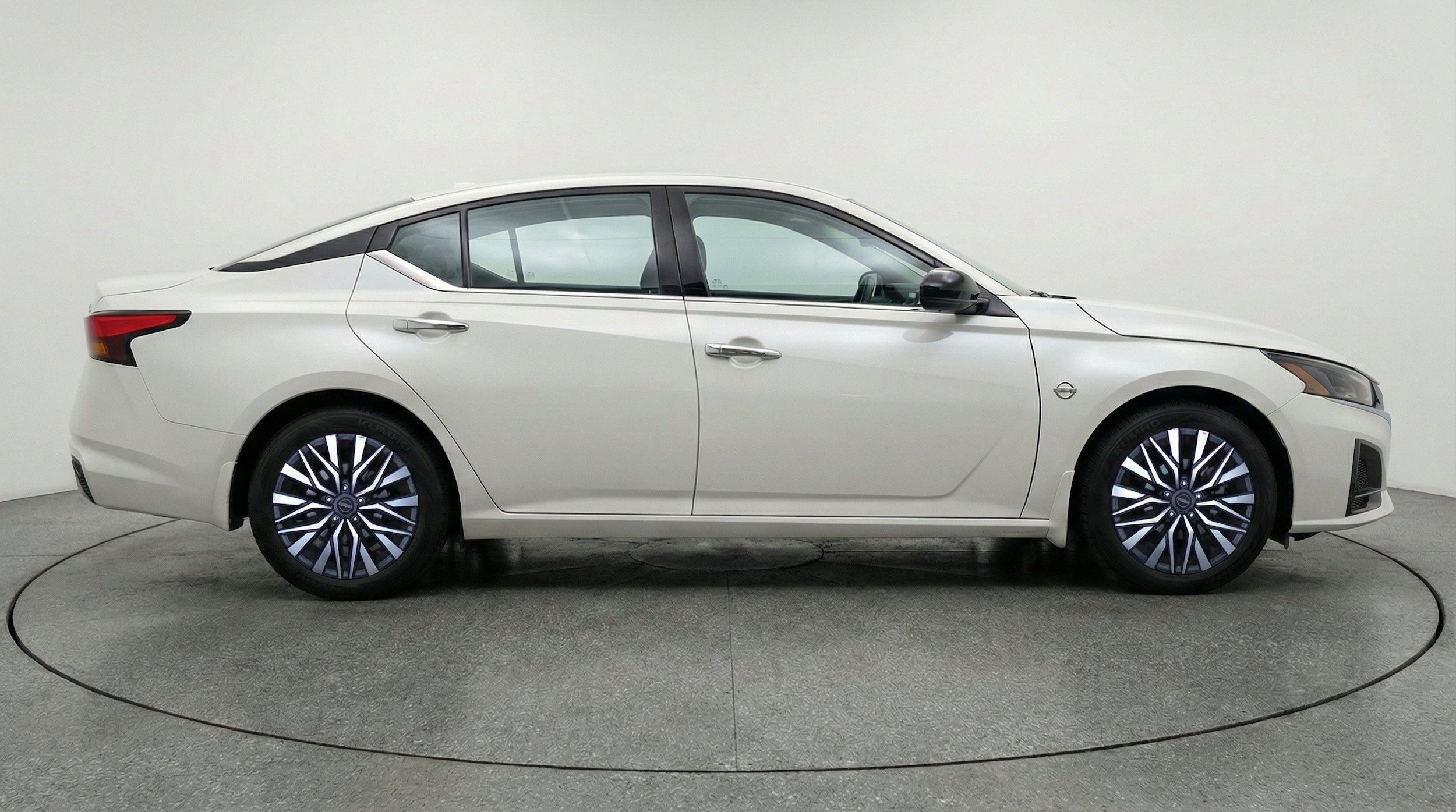 Thumbnail: 2025 Nissan Altima - 10