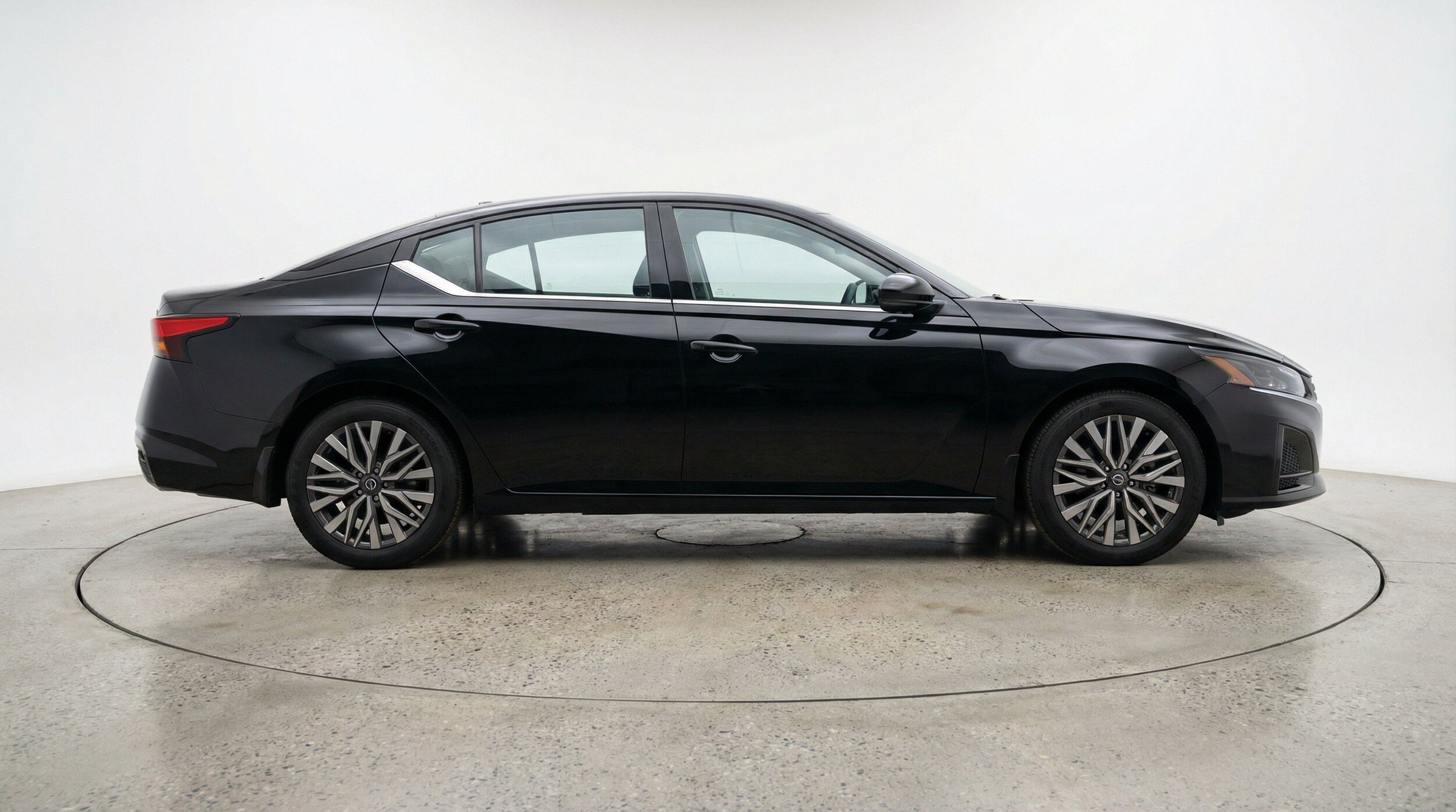 Thumbnail: 2025 Nissan Altima - 10
