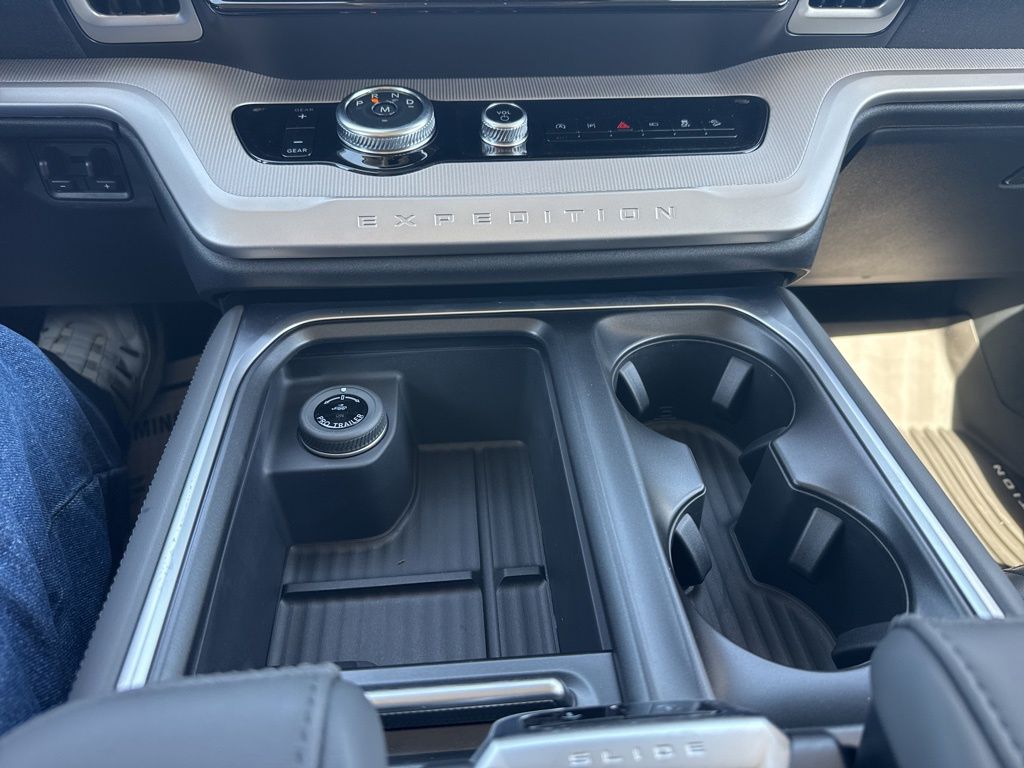 2026 Ford Expedition Active - Photo 35