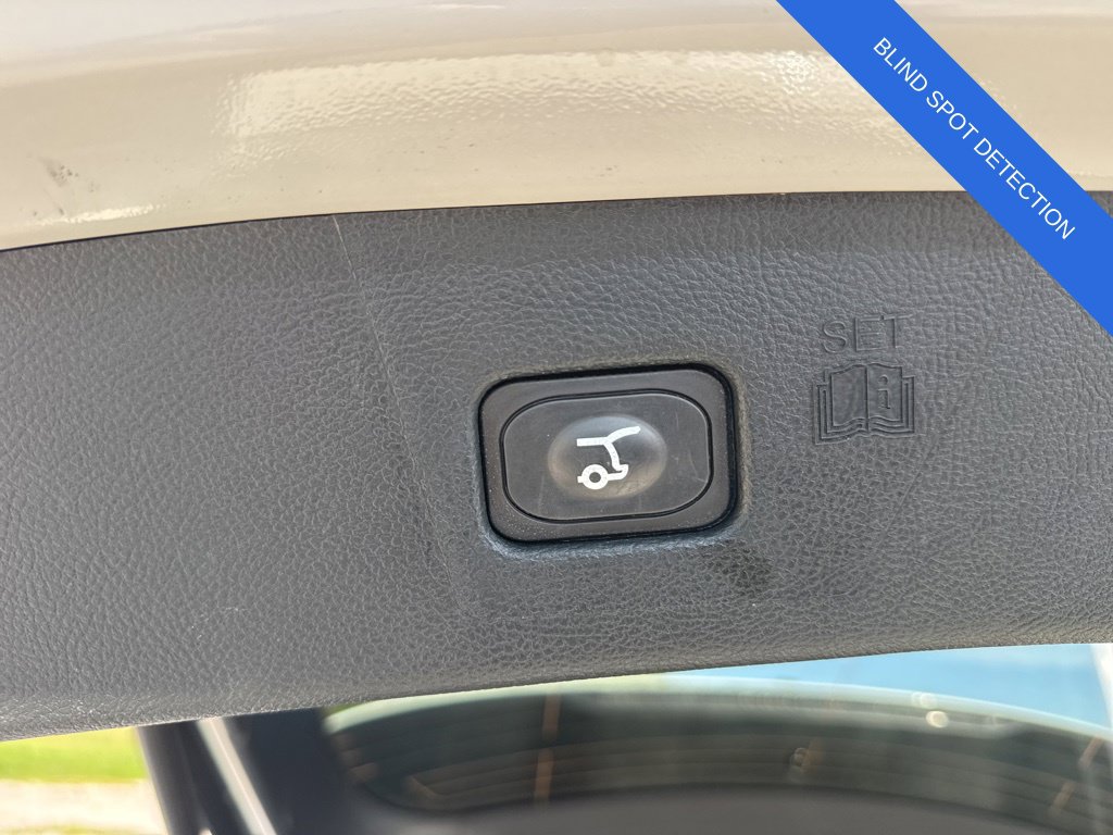 2023 Ford Edge SEL - Photo 16