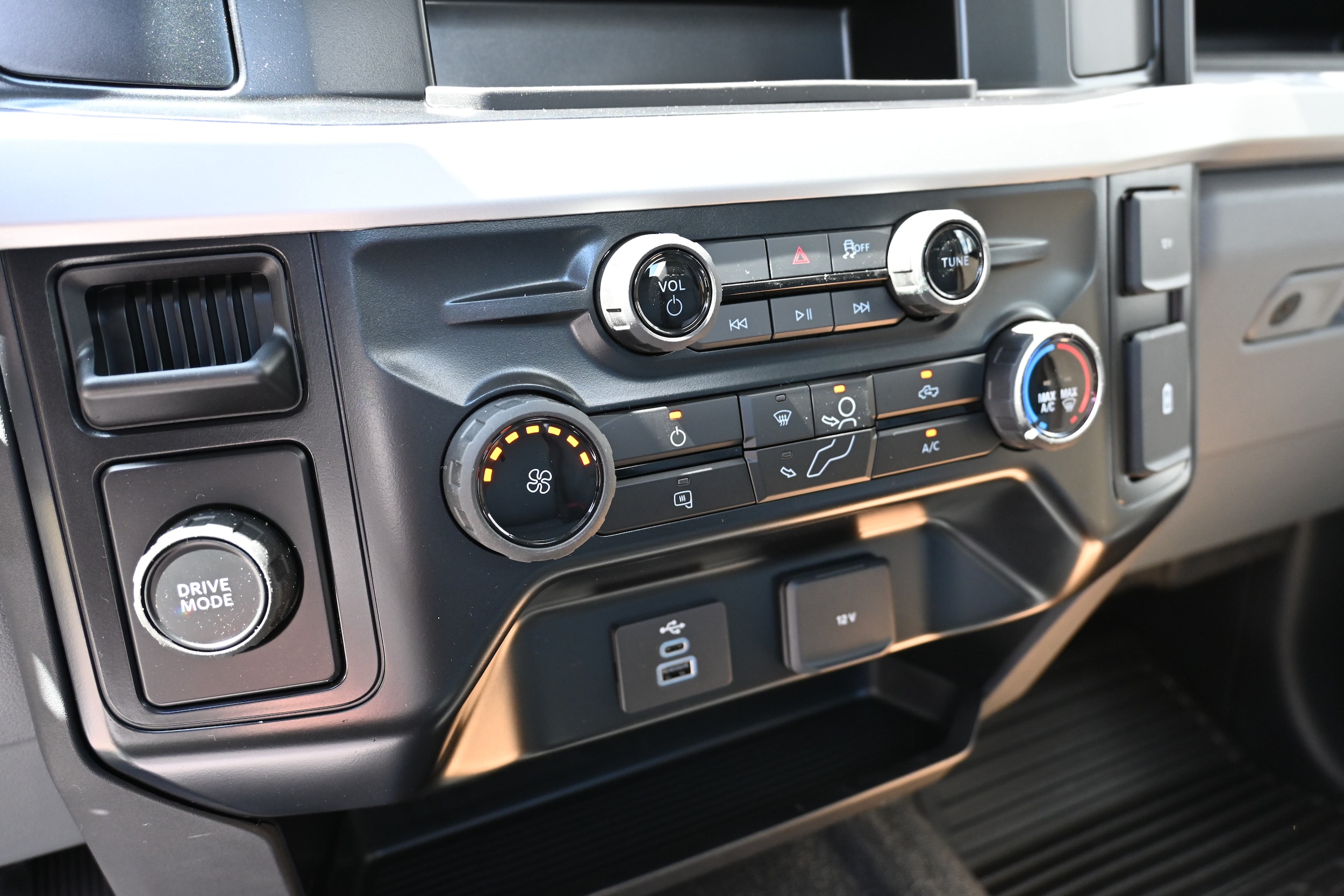 2026 Ford F-350 Super Duty Chassis Cab XL - Photo 6