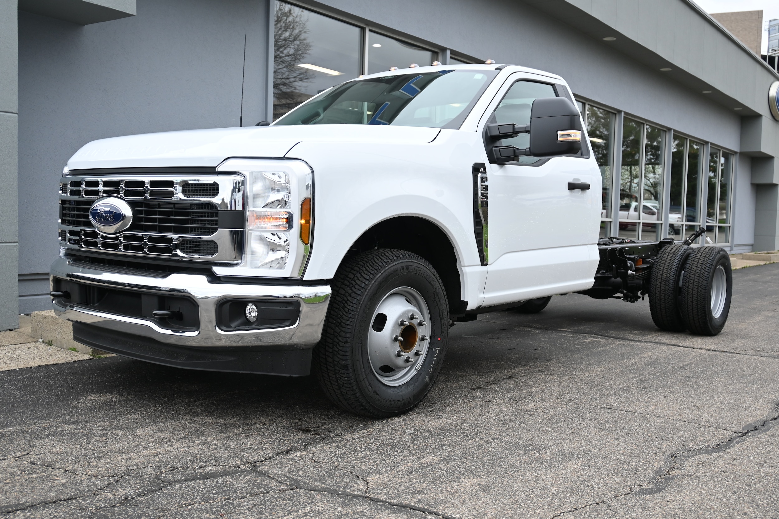 2026 Ford F-350 Super Duty Chassis Cab