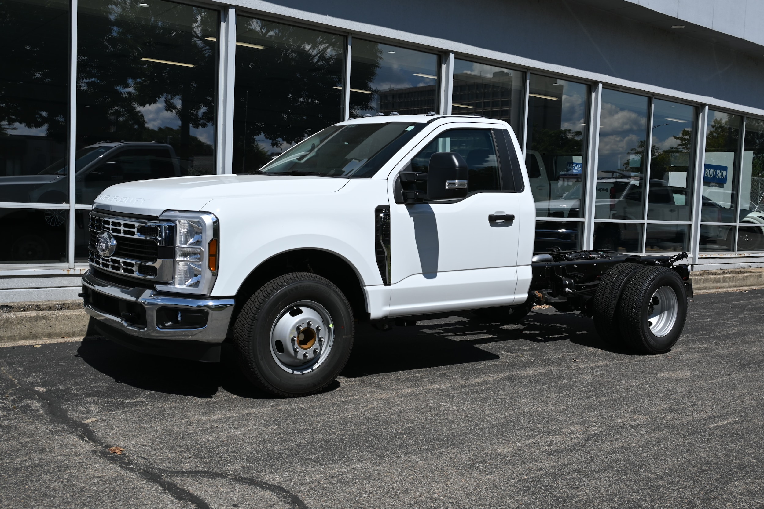 2026 Ford F-350 Super Duty Chassis Cab