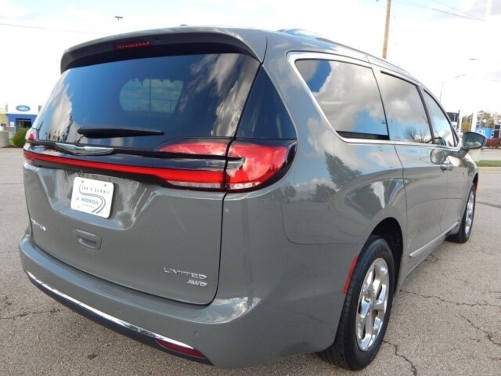 Used 2021 Chrysler Pacifica Limited Minivan/Van
