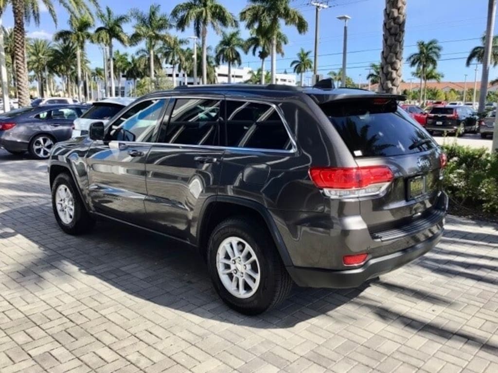 Used 2019 Jeep Grand Cherokee Laredo SUV