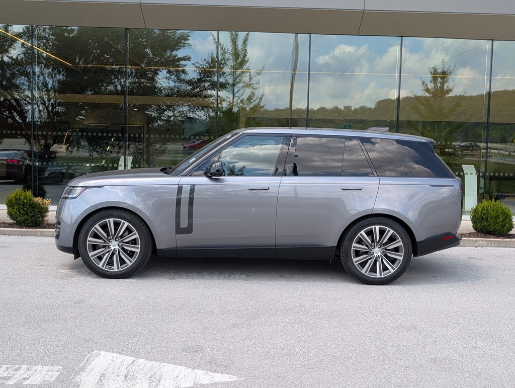 New 2023 Land Rover Range Rover SE P530 SE SWB