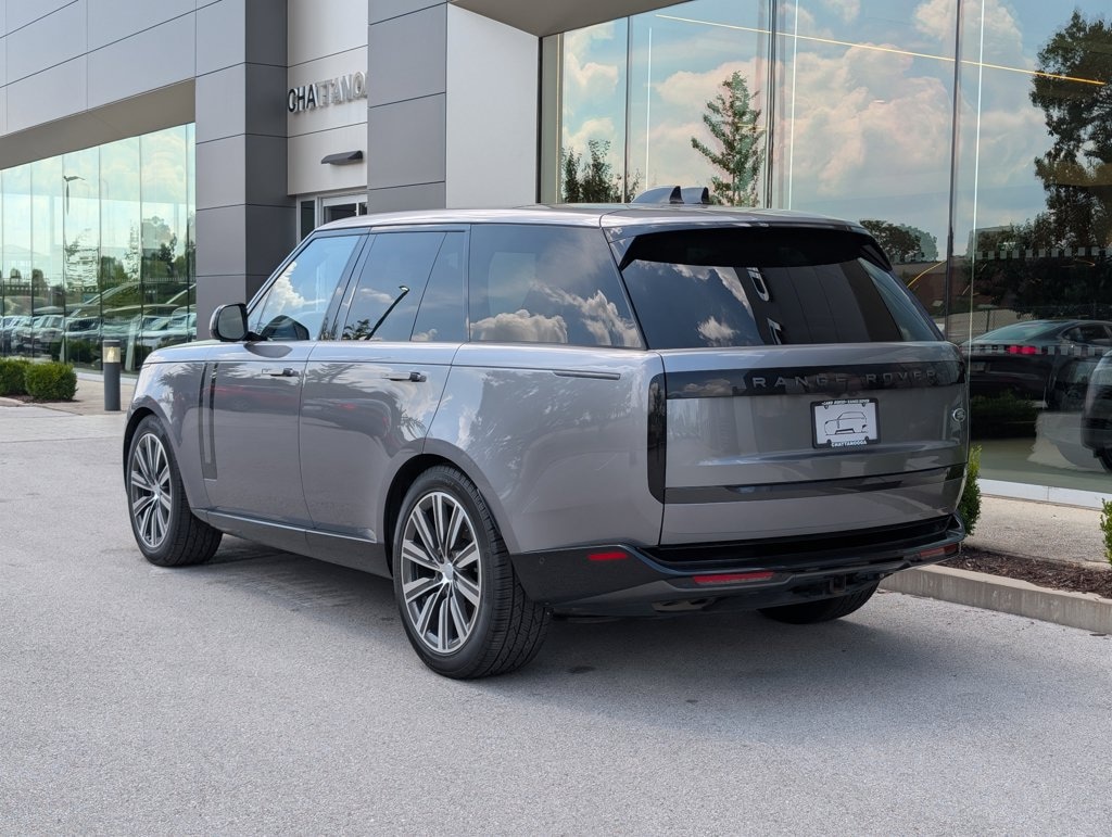 New 2023 Land Rover Range Rover SE P530 SE SWB