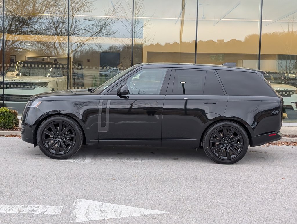 New 2026 Land Rover Range Rover SE P400 SE SWB