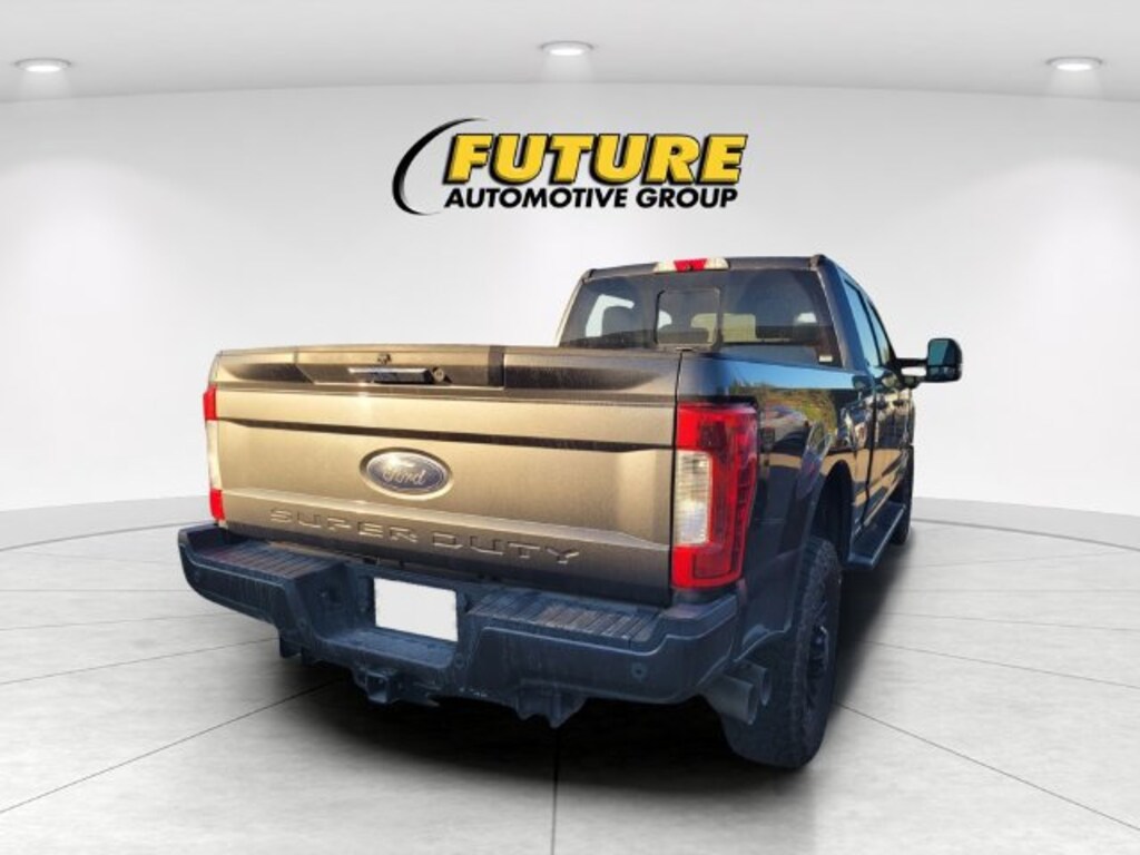 Used 2019 Ford Super Duty F-250 SRW LARIAT Crew Cab Pickup