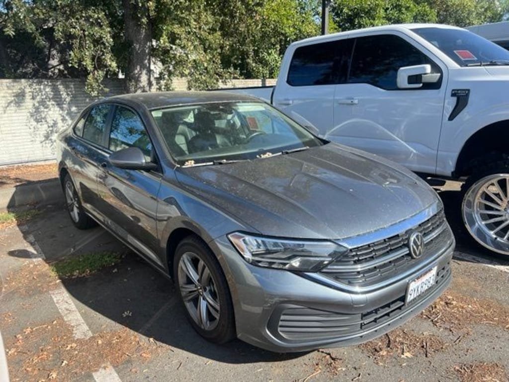 Certified 2024 Volkswagen Jetta 1.5T SE Sedan