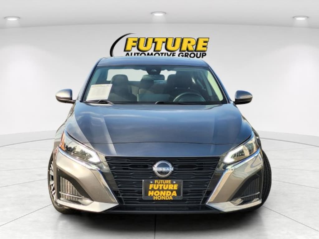 Used 2024 Nissan Altima 2.5 SV Sedan