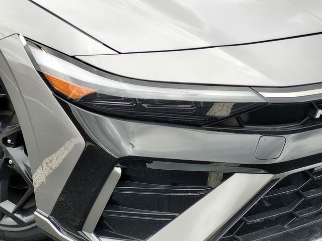 2025 Hyundai Elantra N Line - Photo 10