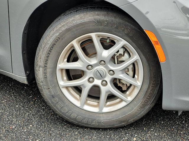 2022 Chrysler Pacifica Touring L - Photo 9