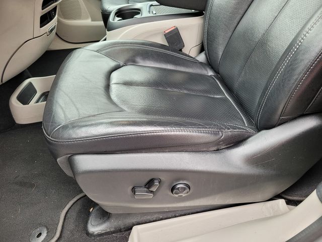 2022 Chrysler Pacifica Touring L - Photo 17