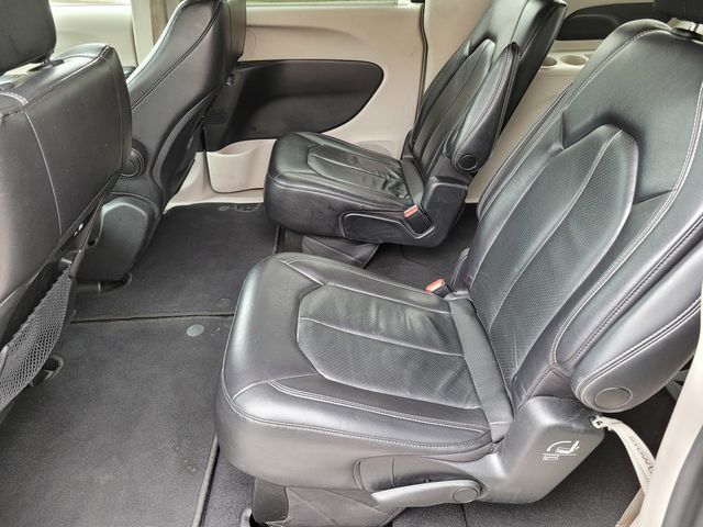 2022 Chrysler Pacifica Touring L - Photo 12