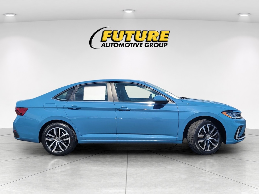 Used 2025 Volkswagen Jetta 1.5T SE Sedan