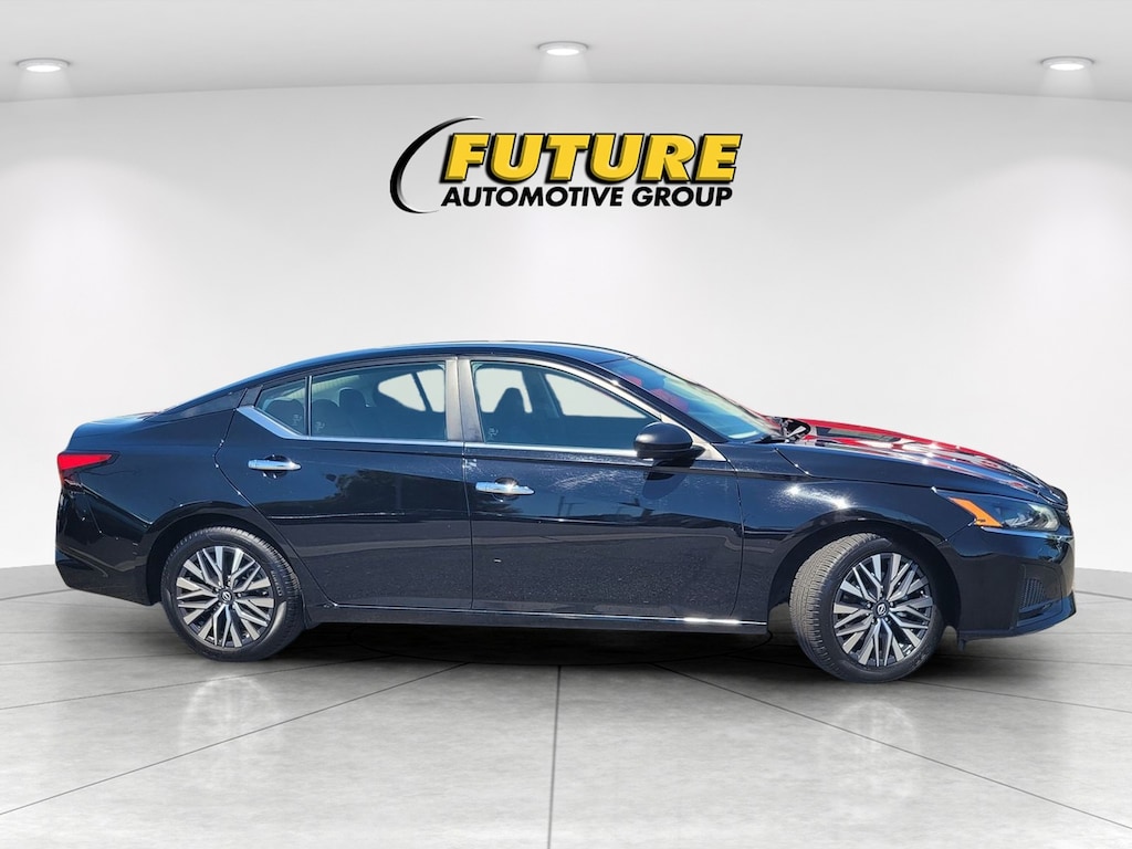 Certified 2025 Nissan Altima 2.5 SV Sedan