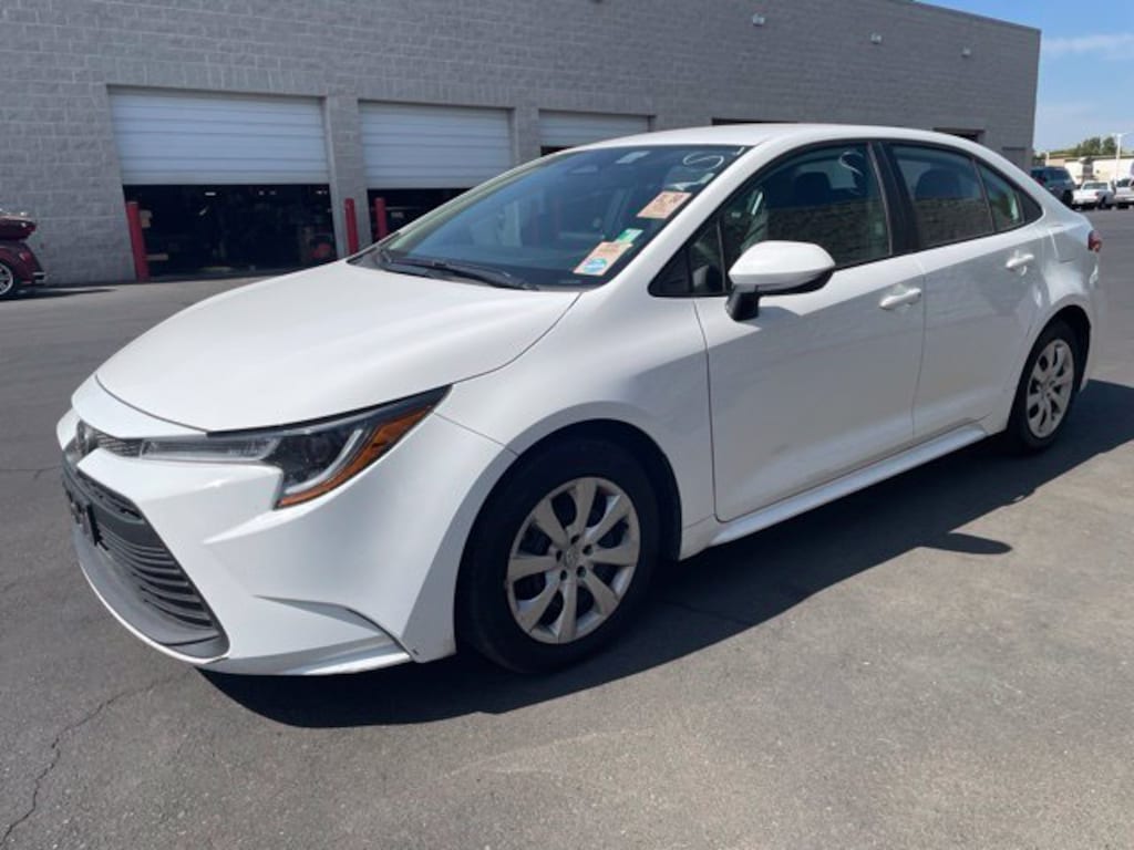 Certified 2025 Toyota Corolla LE Sedan