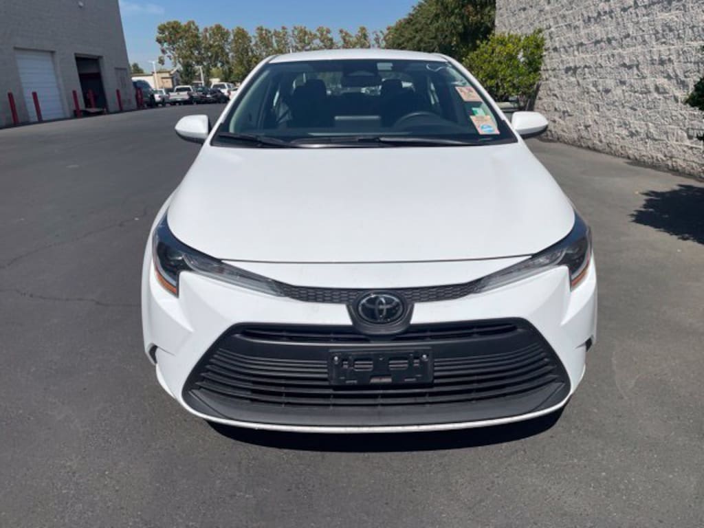 Certified 2025 Toyota Corolla LE Sedan