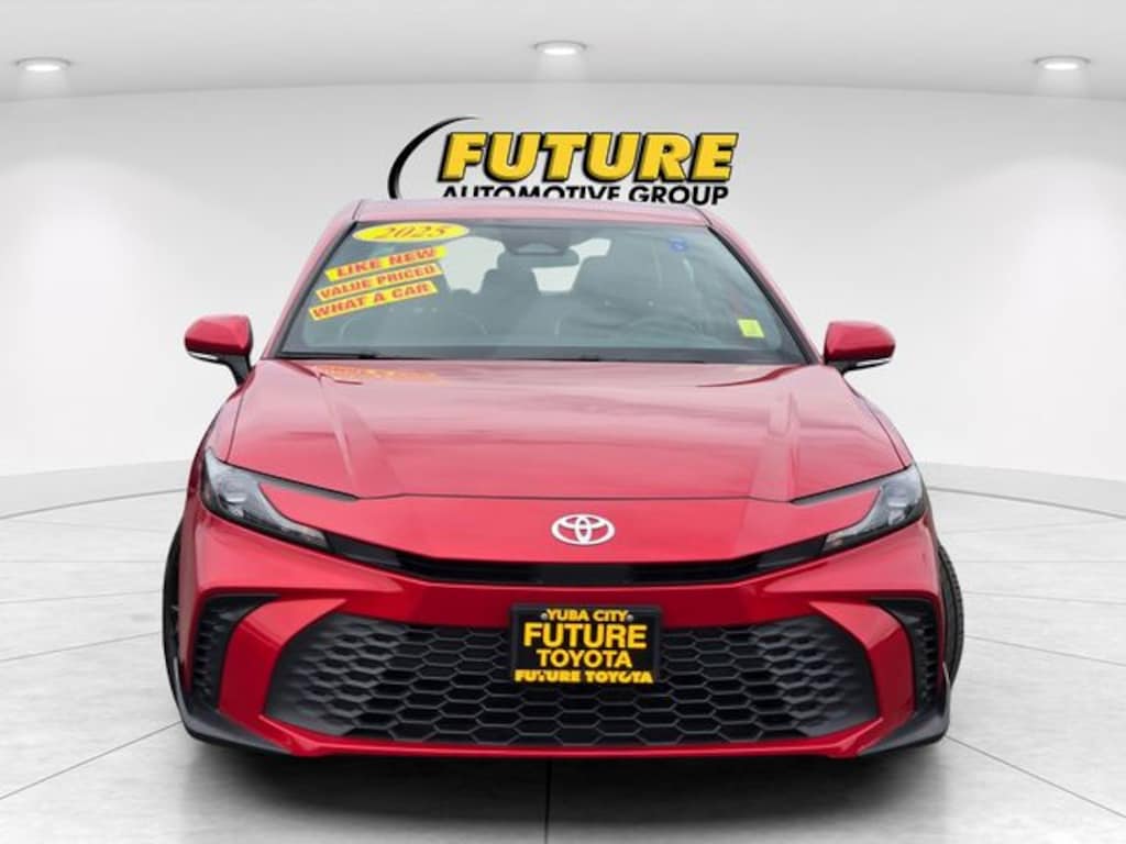 Used 2025 Toyota Camry SE Sedan