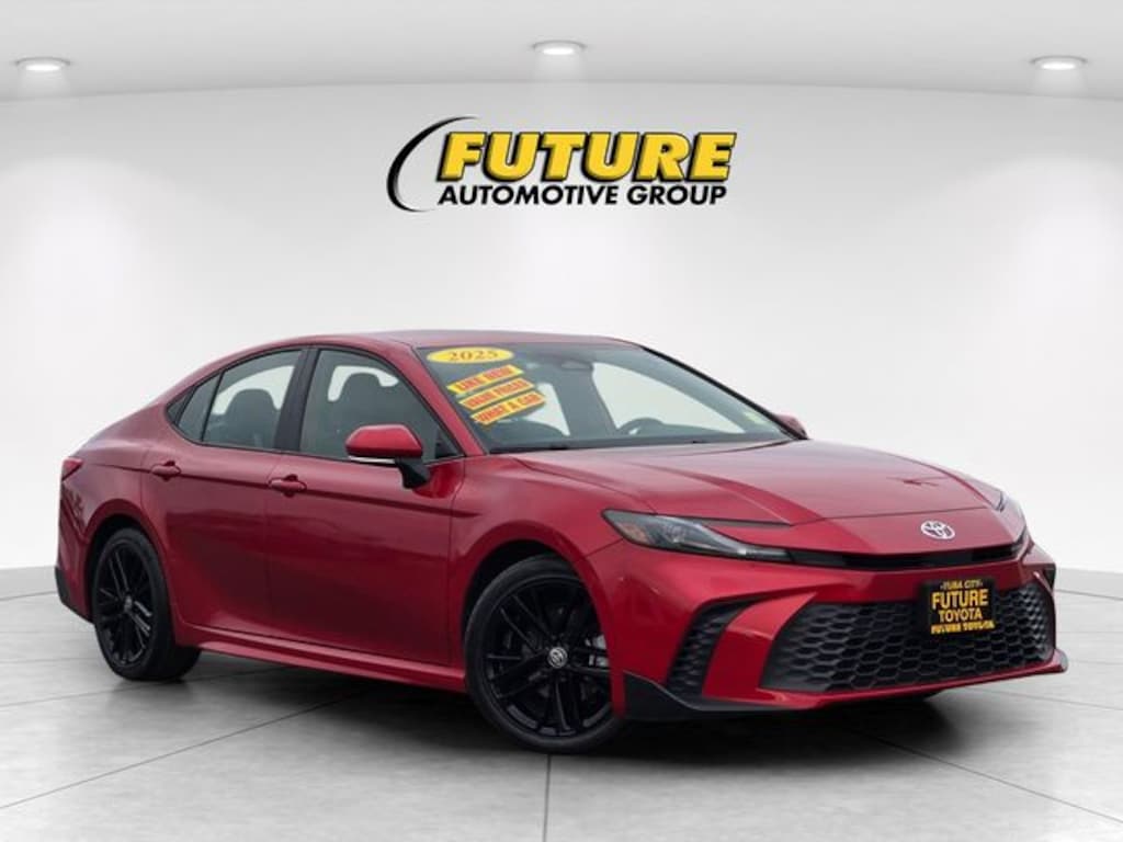 Used 2025 Toyota Camry SE Sedan