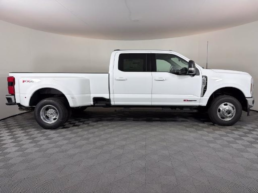 New 2027 Ford F-350SD XLT Truck Crew Cab