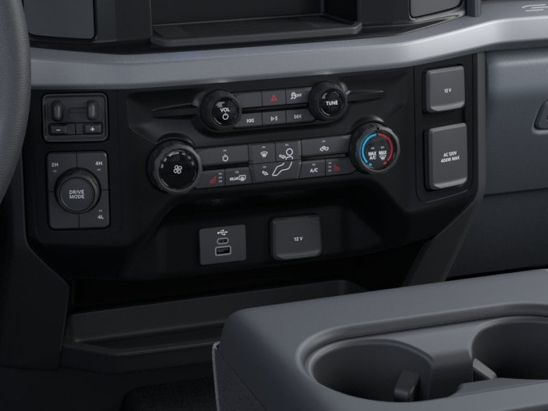 2026 Ford F-350 Super Duty Chassis Cab XLT - Photo 15