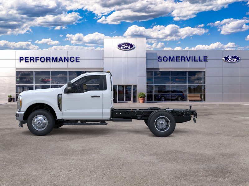 2026 Ford F-350 Super Duty Chassis Cab XL - Photo 3