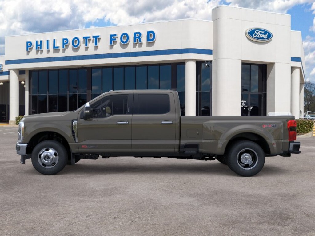 New 2026 Ford F-350 LARIAT Truck Crew Cab