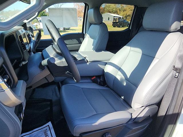 2025 Ford F-350 Super Duty Chassis Cab XL - Photo 30