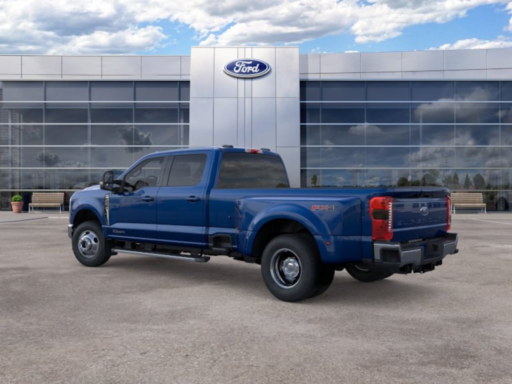 New 2026 Ford F-350SD Lariat Truck Crew Cab